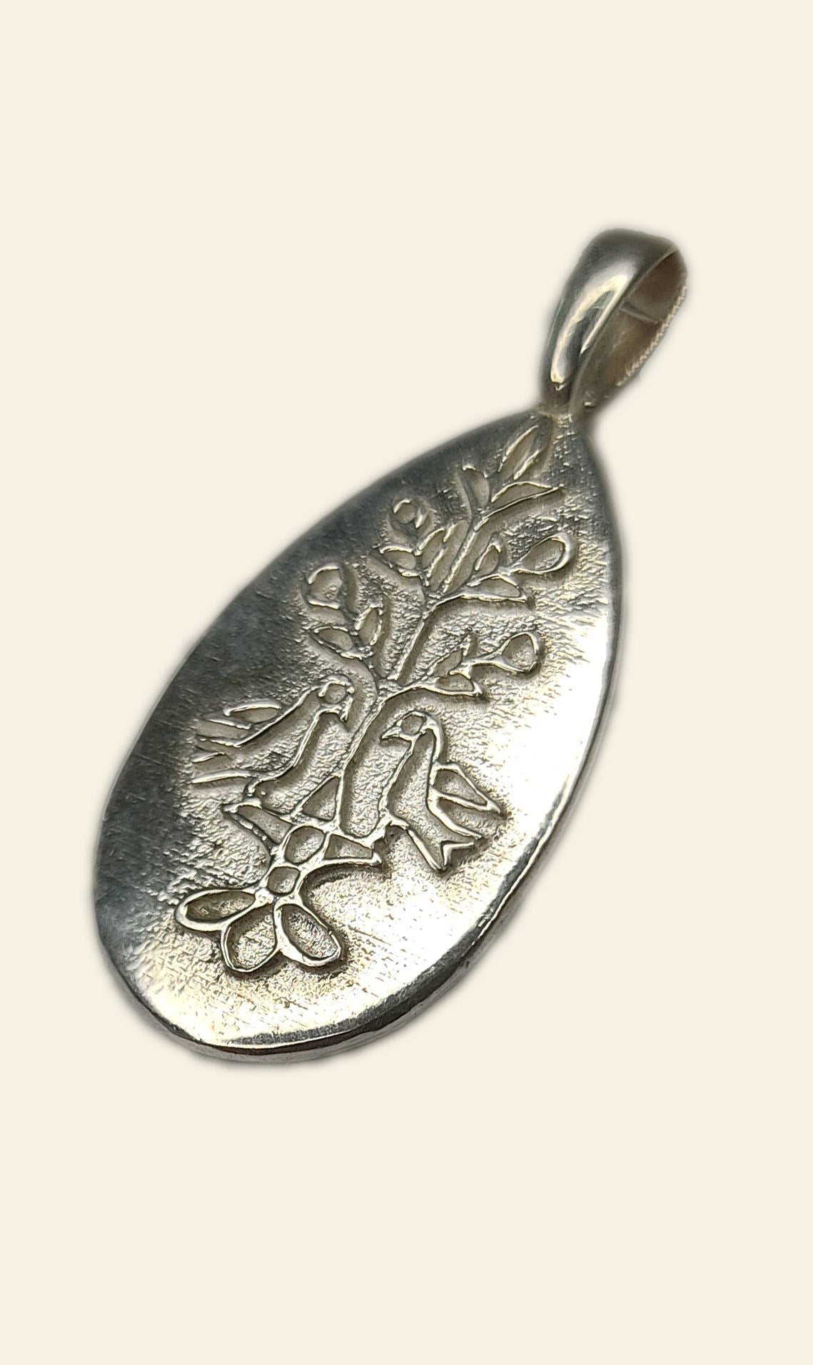 <transcy>Pingente de Amor e Família de Prata</transcy>